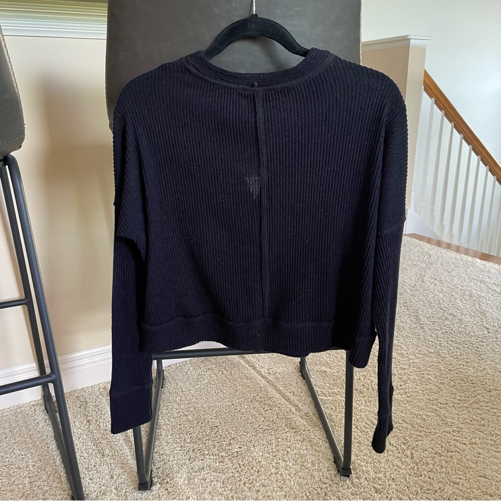 Abercrombie top - Picture 2 of 6